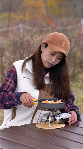 簡単山ごはん⛰️🍽️ 柿とカマンベールチーズを切って、並べて、焼くだけ！🙌冬のおつまみにぴったり♪