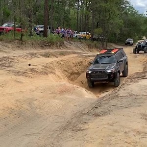 Give us a 🙌🏻 if you're wanting some good old fashioned off-roading fun!⁠ ⁠ @4runner.panther giving us a show with our Prinsu-mounted dual function light bar.⁠ ⁠ Visit our site to have your own fun! | Cali Raised LED