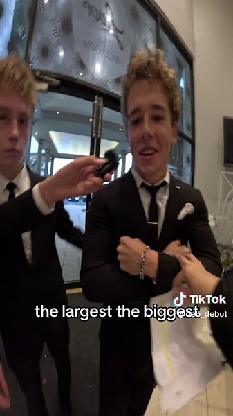 Exploring Iconic Movie Opening Scenes