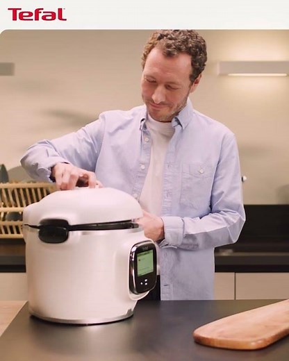 Multicookerul inteligent Cook4me Touch Pro CY9441F2