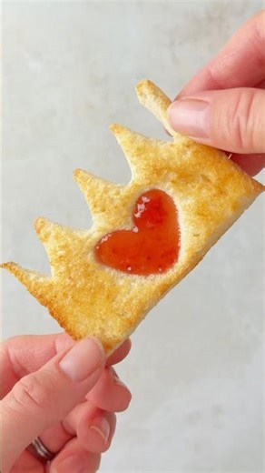 Simple Toast Crowns 👑