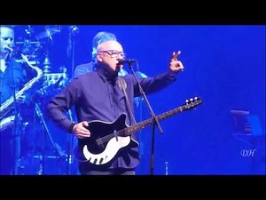 Mark Knopfler - Corned Beef City - Live 2019 Paris