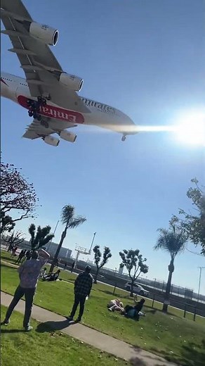 Airbus A380 Emirates Landing at Los Angeles Airport | Epic A380 Landing at LAX” “فرود ایرباس A380