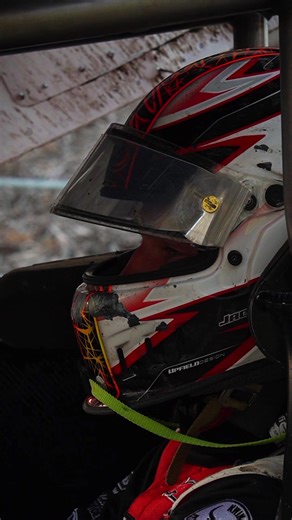 The Chilling Sound of Dirt Track Racing