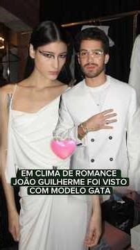 João Guilherme é visto com uma modelo, internacional.
