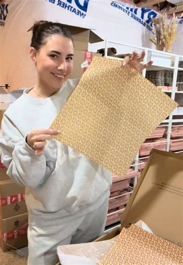 Yay for cute packages!! 📦 #pressonnails #pressons #glueonnails #naildesign #packanorderwithme #packingorders #packagingorders #smallbusiness #ceo #smallbusinessowner #cutepackaging