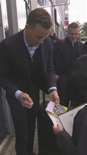 Een handtekening voor een handtekening in de Week van de Scheidsrechter ❤️