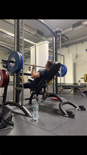 Build Strong Chest and Back with Effective Workout