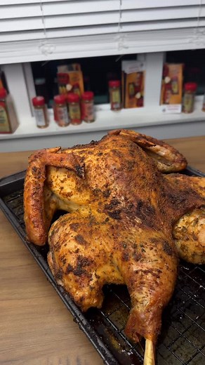 222 reactions · 23 shares | Sure, cooking a whole turkey might sound a little scary… until you try @chefchosen’s recipe 襤 You can almost taste the flavor and hear the crunch through the screen, but nothing beats how juicy it is when you take that first bite. Make it part of your Thanksgiving and let us know how it turns out! 旅 #LaEspanola #OliveOil | La Española | Facebook