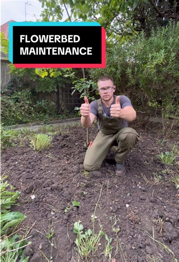 Flowerbed maintenance for a new client 🤝🏻 #fyp #satisfyingvideos #beforeandafter #garden #england