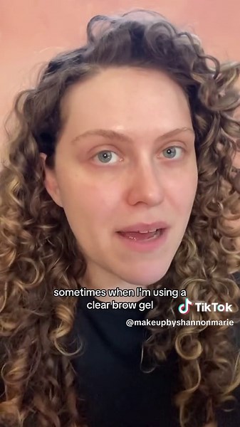 Tutorial de Maquillaje para Principiantes: Gel de Cejas