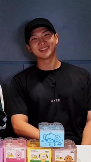 Exploring Cute Cartoon-Themed Surprise Boxes