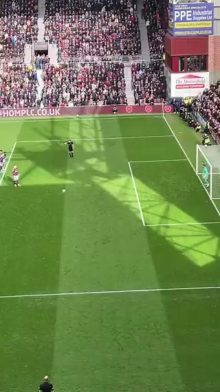 Big moment.Big responsibility.Big player.Lawrence Shankland saving the day and getting SPFL Premiership leaders Hearts the win over Motherwell.Another big step…