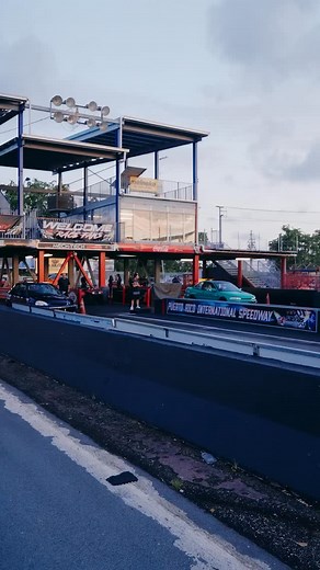 2.9K views · 31 reactions | El Rev Up en @salinasspeedway_official fue pura adrenalina ⚡️ Estudiantes de Mech Tech dándole duro a la pista, compartiendo y quemando la fiebre como se debe.   Si reconoces algún carro en el video, compártelo y taggea a tu corillo. Porque en Mech Tech no solo estudias, también activas tu pasión. | Mech-Tech College | Facebook