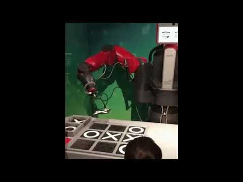 Robot playing tic-tac-toe