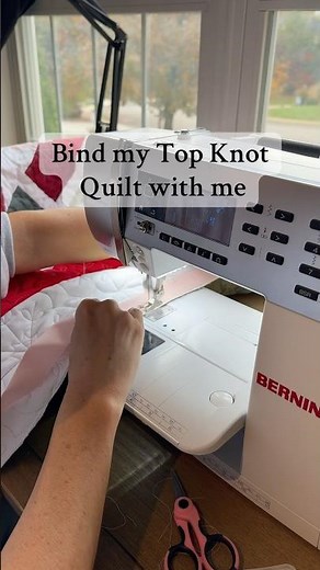 Adding the Binding to My Christmas Top Knot Quilt 🎄 | Olive & Elle Quilt Co.