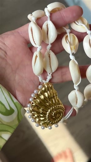 Stunning White Shell Necklace, Natural Cowrie Shell Necklace, Seal Shell Pendant Necklace, Beach Wedding Jewelry, Shell Cord Necklace - Etsy