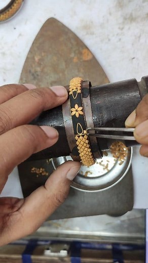 How is made gold jewellery ornaments, How to learn gold work, Handmade jewellery design, 22 carat gold jewellery #gold #handmade #bangles | Gold tutorial