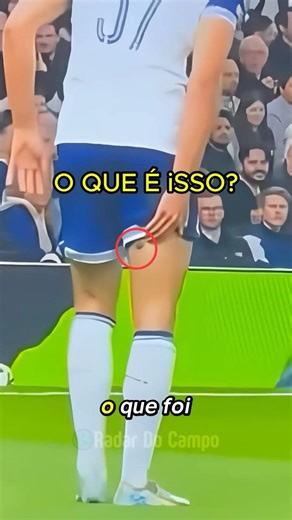 Você viu o que saiu do short do Van de Ven? #futebol