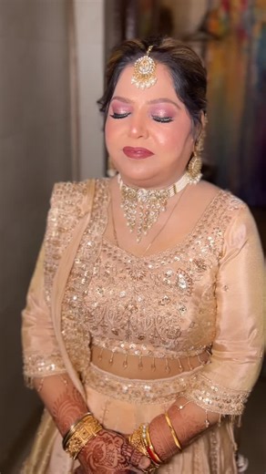 make-up artist Shalini batra & Shatakshi batra❤️ on Instagram: "So beautiful 😍 #glitteryeyes #matureskin #makeuplook #matureskinmakeuplook #hdmakeup"