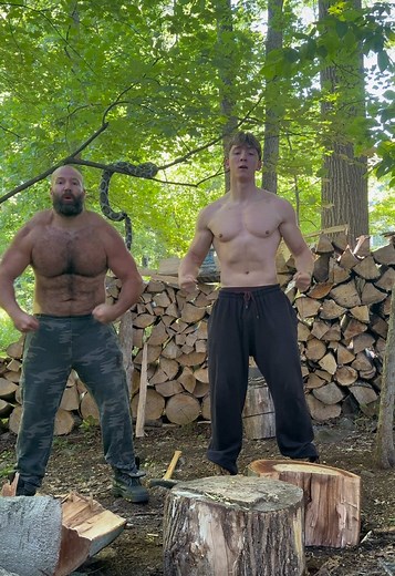 Splitting wood with 🪵🪓 @Gino Klemm #splittingwood #woodsplitting #choppingwood #woodchopping #collab