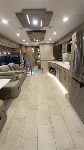 2026 Renegade Explorer 40ERB 🔥 Will be at Houston Rv show at Nrg convention February 11-15th at holiday world Rv #renegaderv #explorer40erb #superc #motorhome