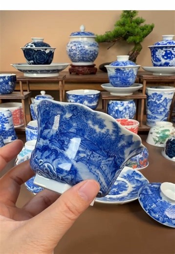The Elegance of Hand-Painted Jingdezhen Ceramics