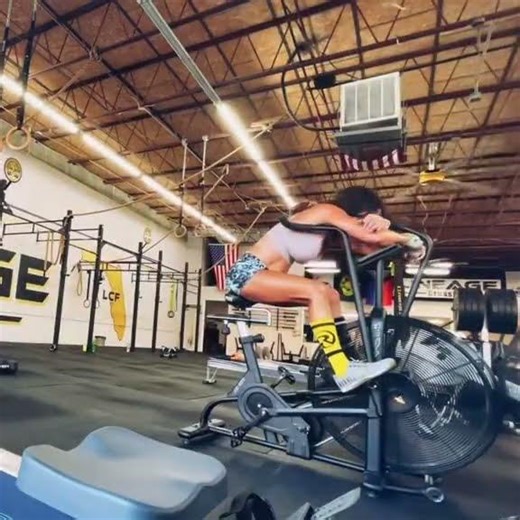 Assaulted #assaultbike #crossfit #crossfitgirl #bikebabe #Shorts #goodtobefalon