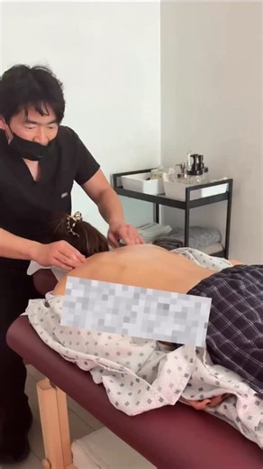 Jamie Kim | Best Food & Experience Blogger on Instagram: "✅ Tap here to see price & info👇 Tui Na (also spelled Tuina) a hands-on Chinese medical treatment using targeted techniques and acupressure to address musculoskeletal pain, tension, and movement restrictions. No needles (not acupuncture) Unlike some Western massages, Tui Na focuses on applying pressure to specific points along the body’s meridian lines and acupoints. In Korean, it’s pronounced “Choo-na”. Dr. Lee is a licensed acupuncturis