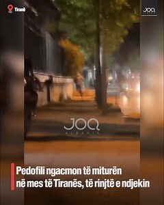 Pèdófilí ngacmon të mítúrên në mes të Tiranës, të rinjtë e ndjekin me vrap për t’a súlmuär Qytetarja shkruan: "Pershendetje JOQ! Shikoni cfare ndodhi dje ne oren 7:30 ne zonen e medresese. Nje burre i moshes 40 vjec po ngacmonte nje vajze te mitur dhe ja cfare bene djemte e lagjes Ju lutem shperndajeni kete akt heroik sepse na duhen meshum djem te tille" | JOQ Videos