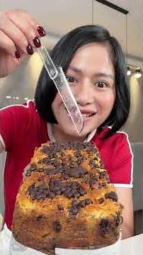 This is an exclusive new product!! Bu Winda's Banana Cake!!