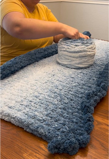 DIY Chunky Knit Blanket Tutorial Using Bernat Yarn