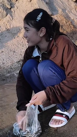 #khssmlk ນ້ອງປາລະມີ ມາເກັບປາ#ສາວອາດສະພອນ🇱🇦💜