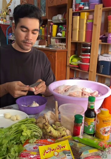 Mee celup thai ore kato #astaga Bahan ii Ayam/daging Chicken ball Lobak putih Daun ketumbar Lada hitam Bawang putih Halia Lengkuas Chicken stock Kicap bukit Kicap pekat Sos ikan Sup bunjut siam (warna oren) Cara - cara Didihkan air dan masukkn halia,lengkuas, bawang putih,lada hitam dan akar daun ketumbar yg sudah ditumbuk. Dan masukkan kicap bukit, sos ikan, chicken stock, lada sulas, gula, garam,aji sup bunjut siam dan daun ketumbar biarkn ia mendidih dan masukkn ayam/daging..lpstu masukkn 1 a