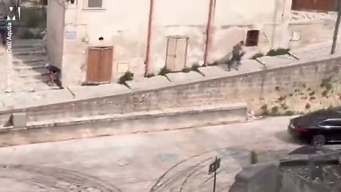 Video: Dramatic car chase scene filmed in Italy for James Bond: No Time to Die