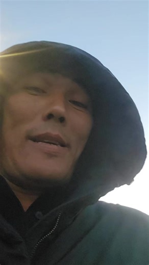 түсіне Алмадым бәрібір баска елде жүрмінба деп қалдым өз басын