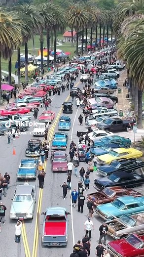 Lowriding Los Angeles!🔥 #JustlowridersTv #Lowrider #lowriders #lowrideraddicts #lowriderlifestyle #lowriderlife #lowridercars #lowriderlifemagazine #losangeles #socal #trending #foryou #fyp