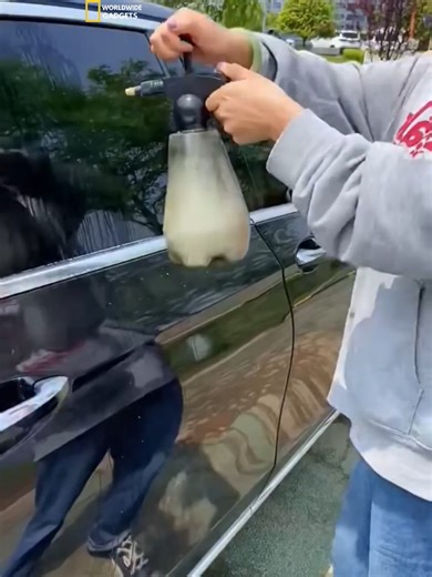 Hand Pump Foam Car Wash Sprayer for Effective Cleaning