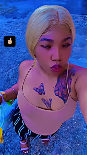Bomb chic Queen on Instagram: "🤞🏼"