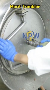 The marinating chicken tumbling machine, commonly known as a vacuum tumbling machine, is a core piece of equipment in modern poultry deep processing (producing chicken cutlets, chicken nuggets, seasoned chicken, pre-made products, etc.). It significantly improves marinating efficiency and product quality through a combination of physical massage and a vacuum environment. Unlike static soaking, the tumbling machine achieves three core objectives in a vacuum environment through tumbling, beating, 