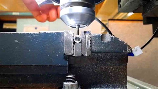 How custom aluminum bolt action pens are made for a special gift