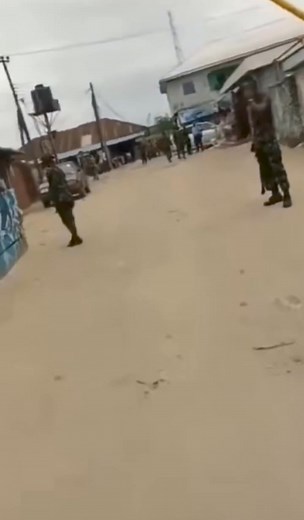 561K views · 1.8K reactions | Navy officers went to a police station, and be@t some police officers our security agencies are not even bother about what is coming藍 | John O Ekun | Facebook