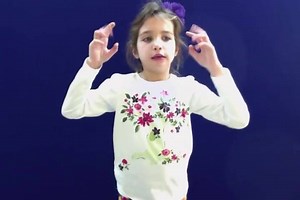 ASL ABC Story "Haunted House" by Gianna, 6 years old | ASL That Kids