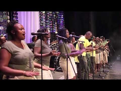 Nairobi Gospel Choir - Chenye pumzi (Official Video)