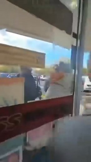 🚨11/2/2025 ADDISON ILLINOIS LA HUERTA DE ADDISON 396 W LAKE ST. UNA MULTA POR OBSTRUIR LA JUSTICIA? Si! En el video se escucha claramente qué a eso exclusivamente fueron los agentes federales al supermercado, de donde viene todo esto? ENTONCES LOS NEGOCIOS TIENEN LA OBLIGACIÓN DE DEJAR QUE ARRESTEN PERSONAS EN SU PROPIEDAD? 🚨 | Laura Cotto