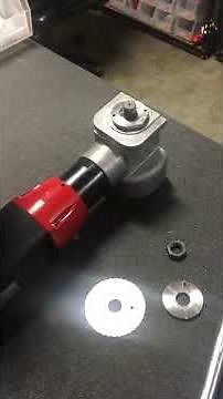 How to change a saw blade on an AXXAIR cutting motor
