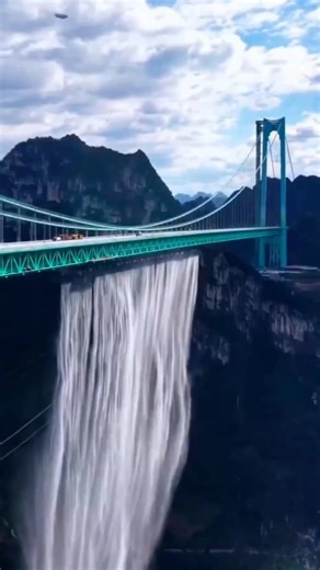🚨🇨🇳China Opens World's Highest Bridge, Huajiang Grand Canyon Bridge Breaking It's Own Record The Huajiang Grand Canyon Bridge soars about 2,050 feet above a river in Guizhou province, more than twice as high as its highest counterpart in the U.S. The world’s highest bridge opened in China, taking the crown from another bridge in the same province. The Huajiang Grand Canyon Bridge soars about 2,050 feet above a river and gorge in the southern Chinese province of Guizhou. It is more than twice 