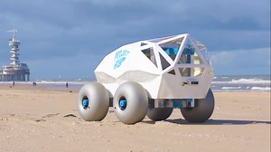A Little Robot That Cleans the Beach, One Butt at a Time