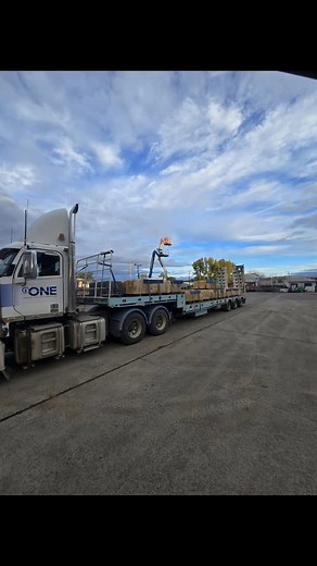 🪨 Want sandstone blocks? We’ve got you covered! ✅ A, B, and C grade sandstone available 📏 1m and 2m blocks – perfect for retaining walls or landscaping projects 📞 Call the office today on 6332 4050 to discuss your next sandstone retaining wall. 💡 Did you know? We can supply, or supply and install – the choice is yours. Let’s build something solid 💪🧱 #OneGroupIndustries #OGI #Electrical #CivilContractor #HireEquipment #Concreting #RetainingWalls #Transport #Bathurst #Orange #Lithgow #Dubbo 