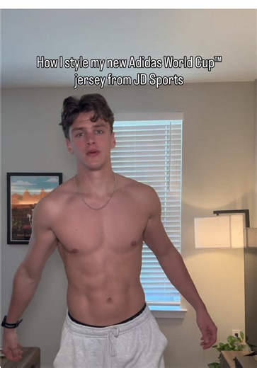 Testing out some different ways to style my new @adidas jersey from @JD Sports #JDSportsxAdidasPartner